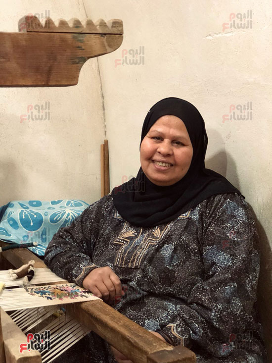 حربية-علي-فنانة-هزمت-الصمت-بخيوط-تنطق-بالجمال حربية-علي-فنانة-هزمت-الصمت-بخيوط-تنطق-بالجمال