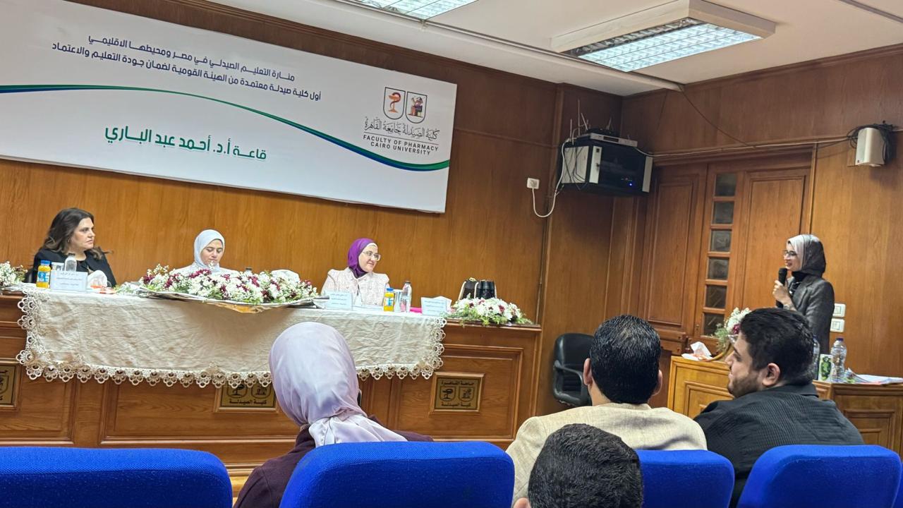 الباحثة نورهان  في كلية الصيدلة