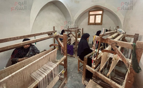 فنانات-الحرانية-يبدعن-في-صناعة-السجاد-اليدوي فنانات-الحرانية-يبدعن-في-صناعة-السجاد-اليدوي