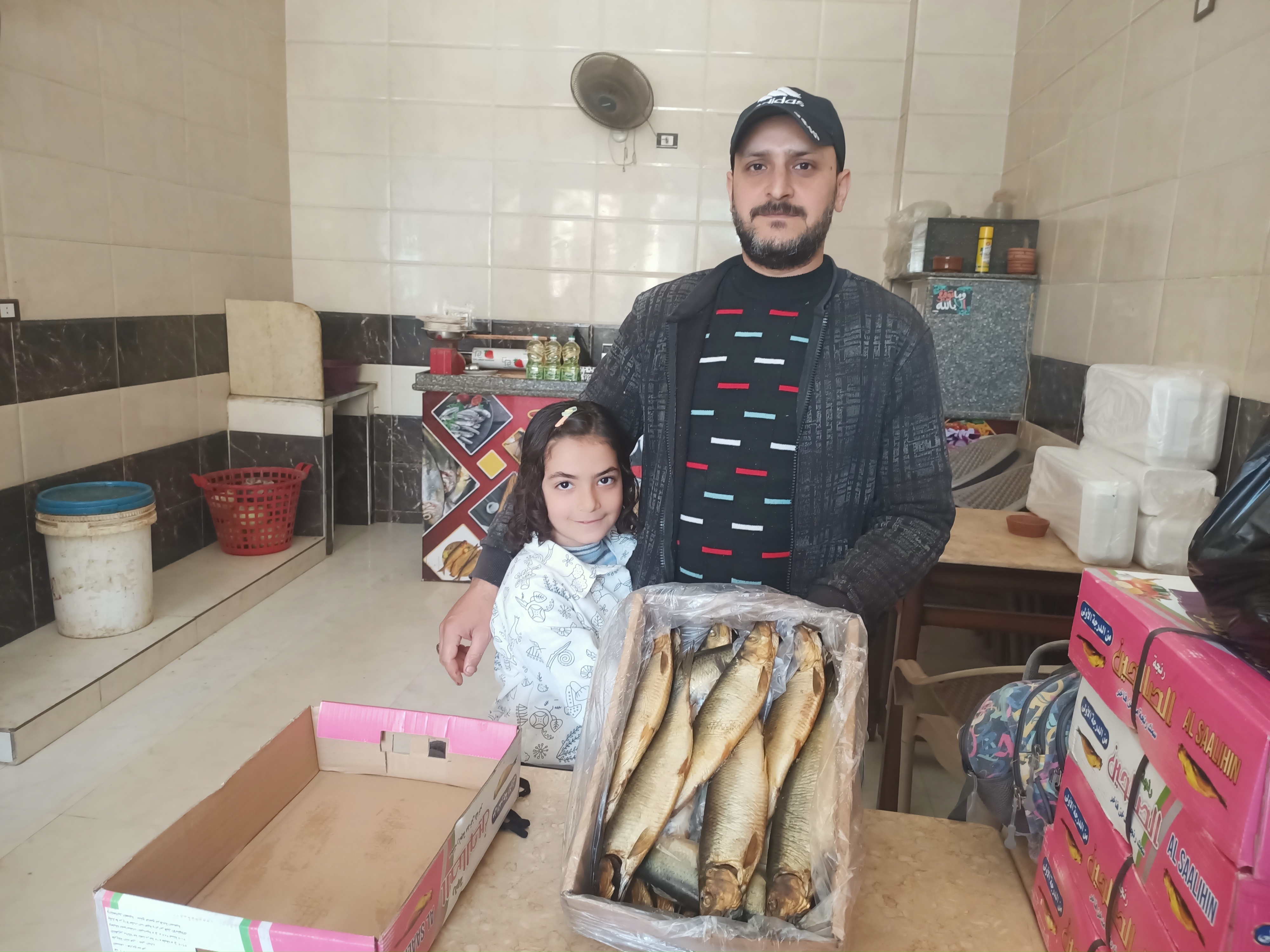صاحب المحل بجوار الرنجة صاحب المحل بجوار الرنجة