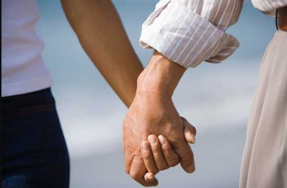 زوجين سعداء