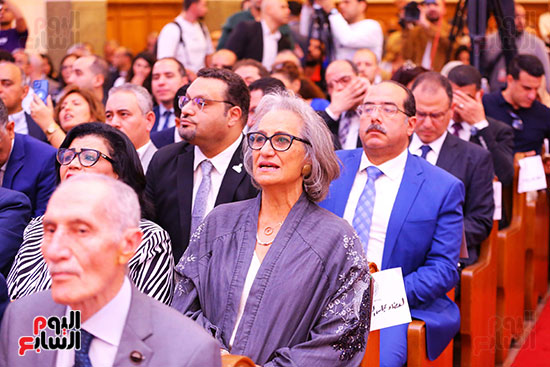 حضور القداس (2)