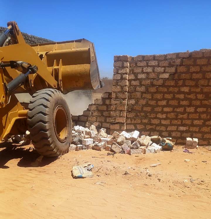 جانب من إزالة التعديات 