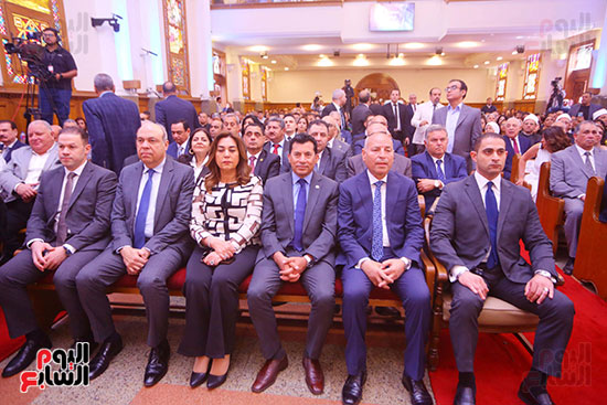 وزير الشباب وومحافظ القاهرة وعدد من الحضور وزير الشباب وومحافظ القاهرة وعدد من الحضور