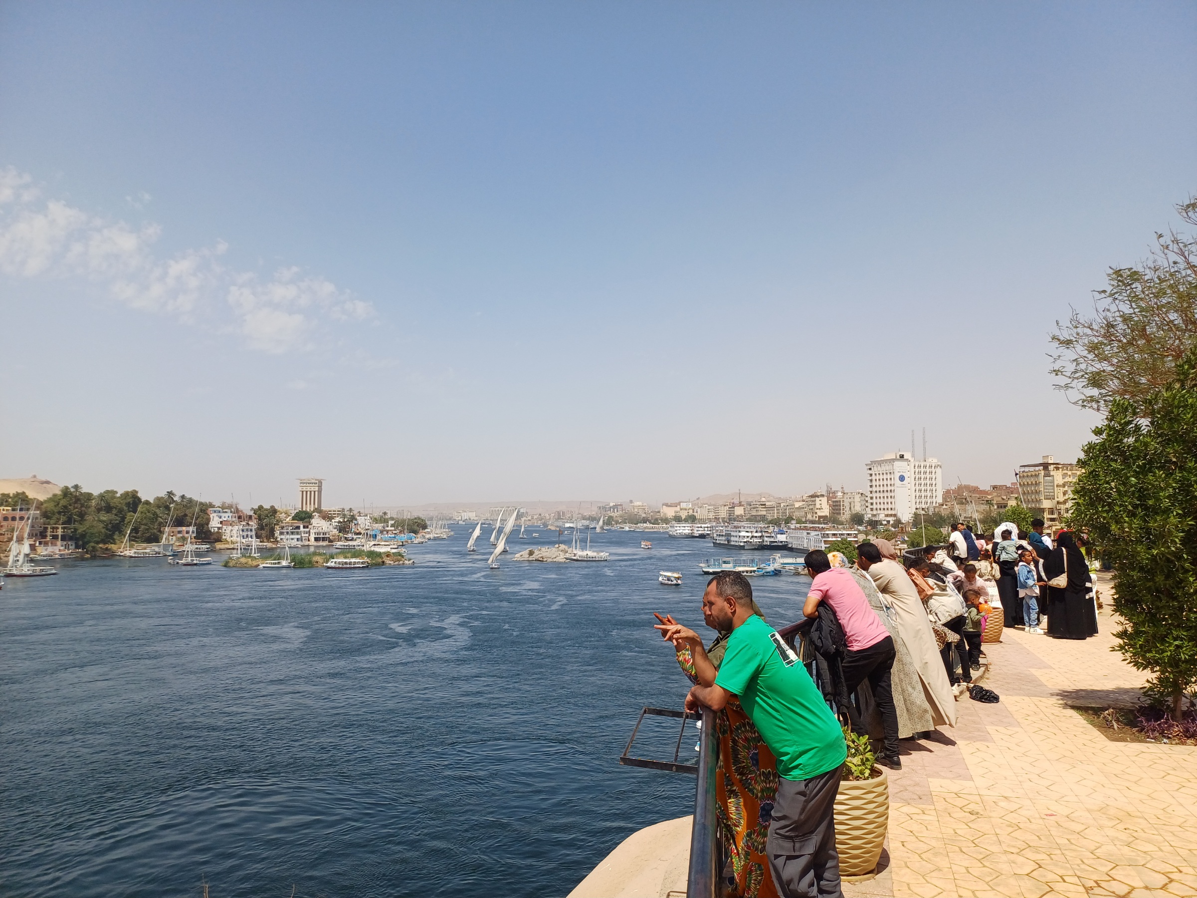 ‪حديقة فريال مطلة على النيل