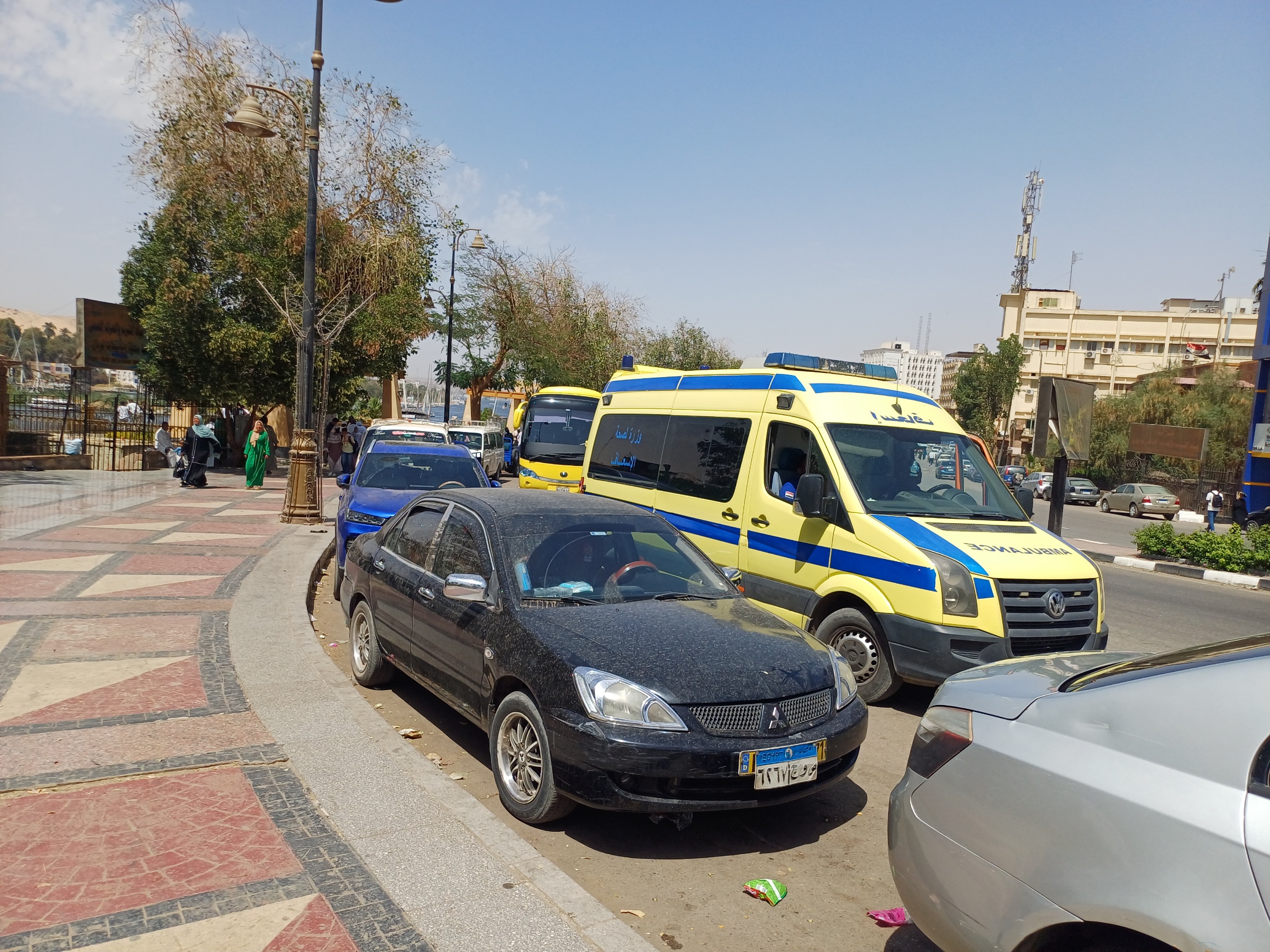 ‪سيارات الإسعاف 