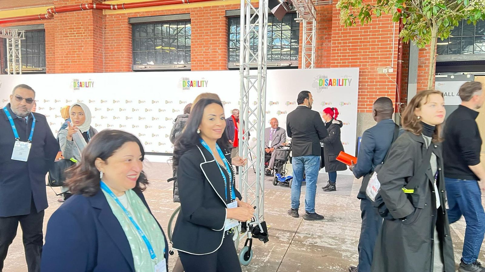 الدكتورة مايا مرسى والمهندسة مارجريت صاروفيم الدكتورة مايا مرسى والمهندسة مارجريت صاروفيم