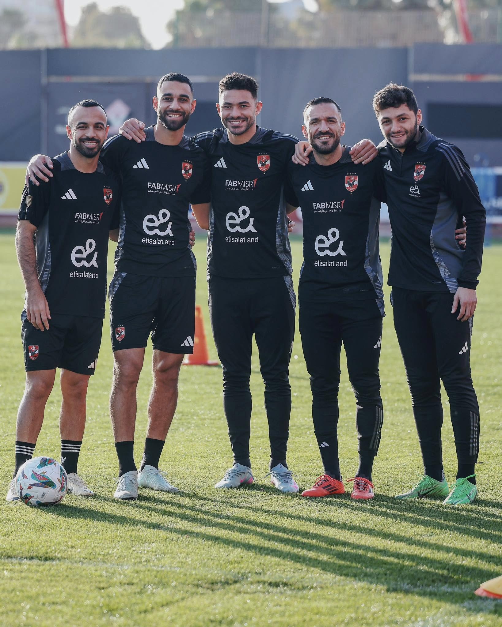 لاعبي الأهلي