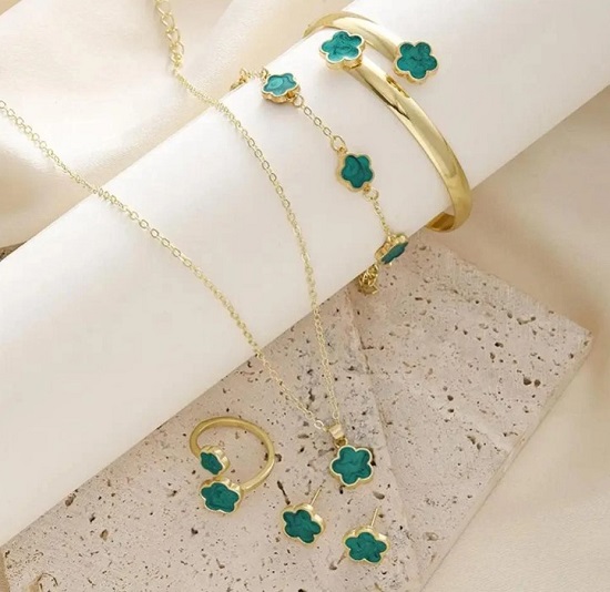 قطع إكسسوارات قطع إكسسوارات