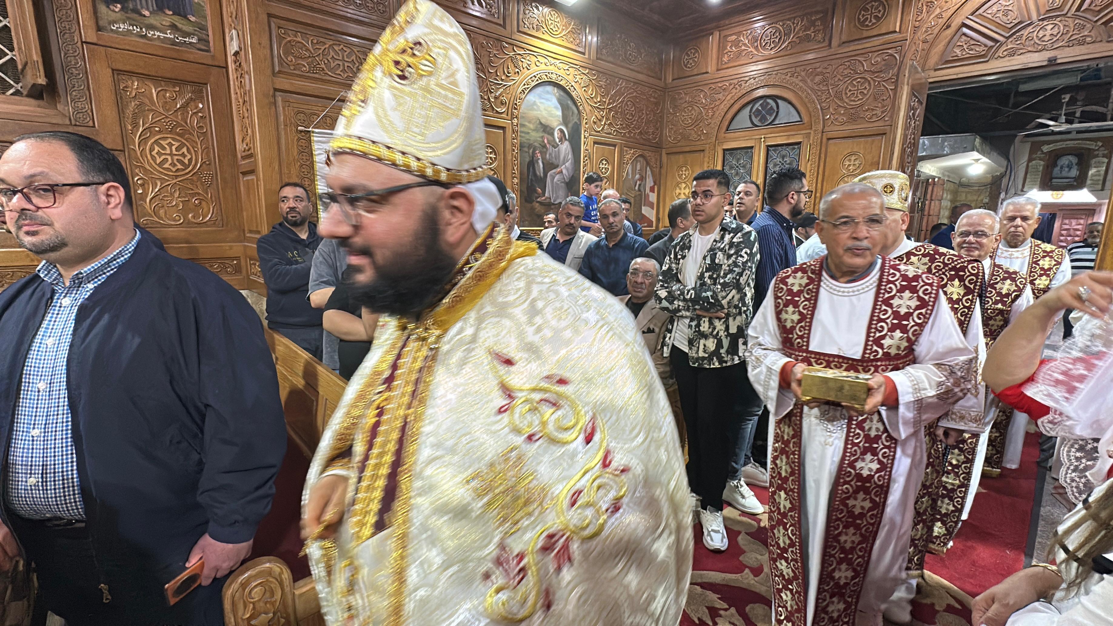 جانب من قداس القيامة المجيد جانب من قداس القيامة المجيد