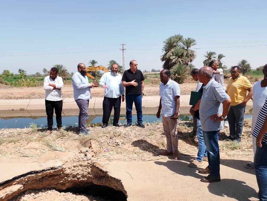 لجنة فنية تعاين موقع الهبوط الأرضى