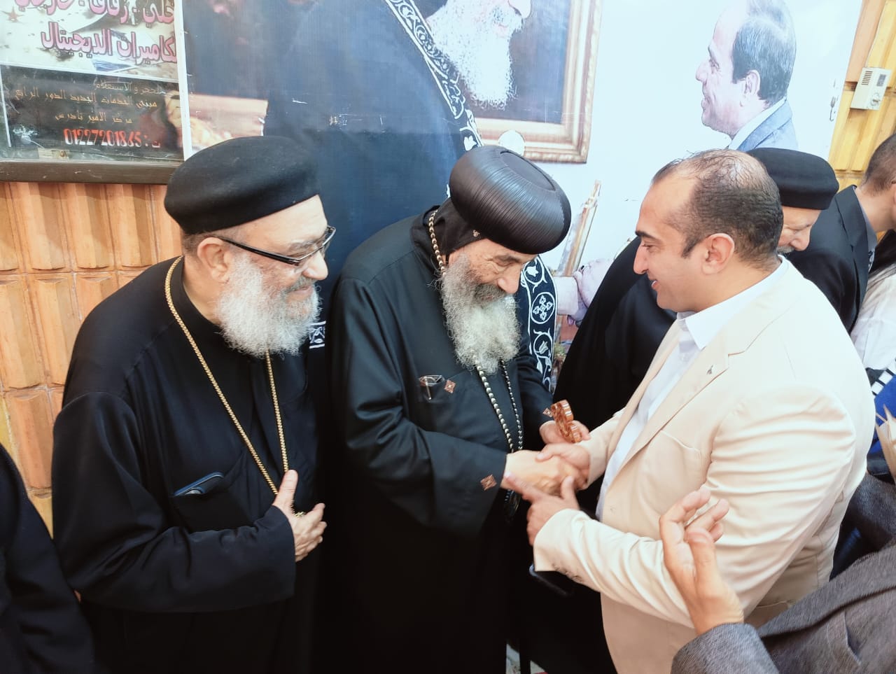 تقديم التهاني تقديم التهاني