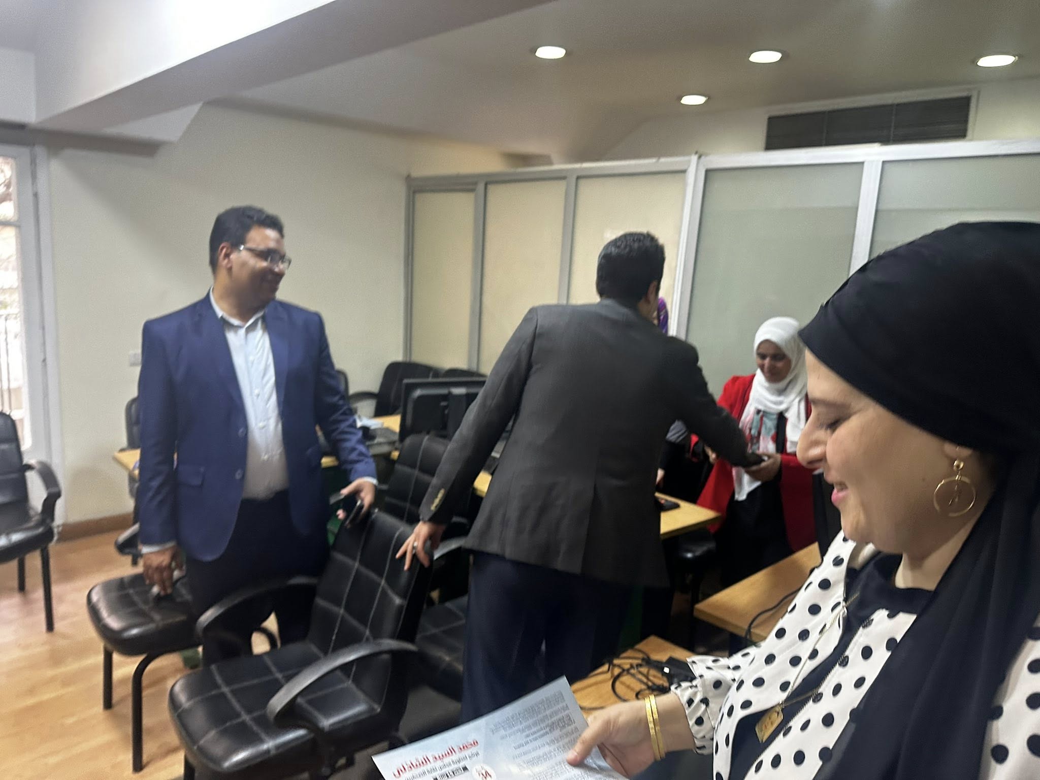 جولة الزميل محمد السيد بعالم المال (6)