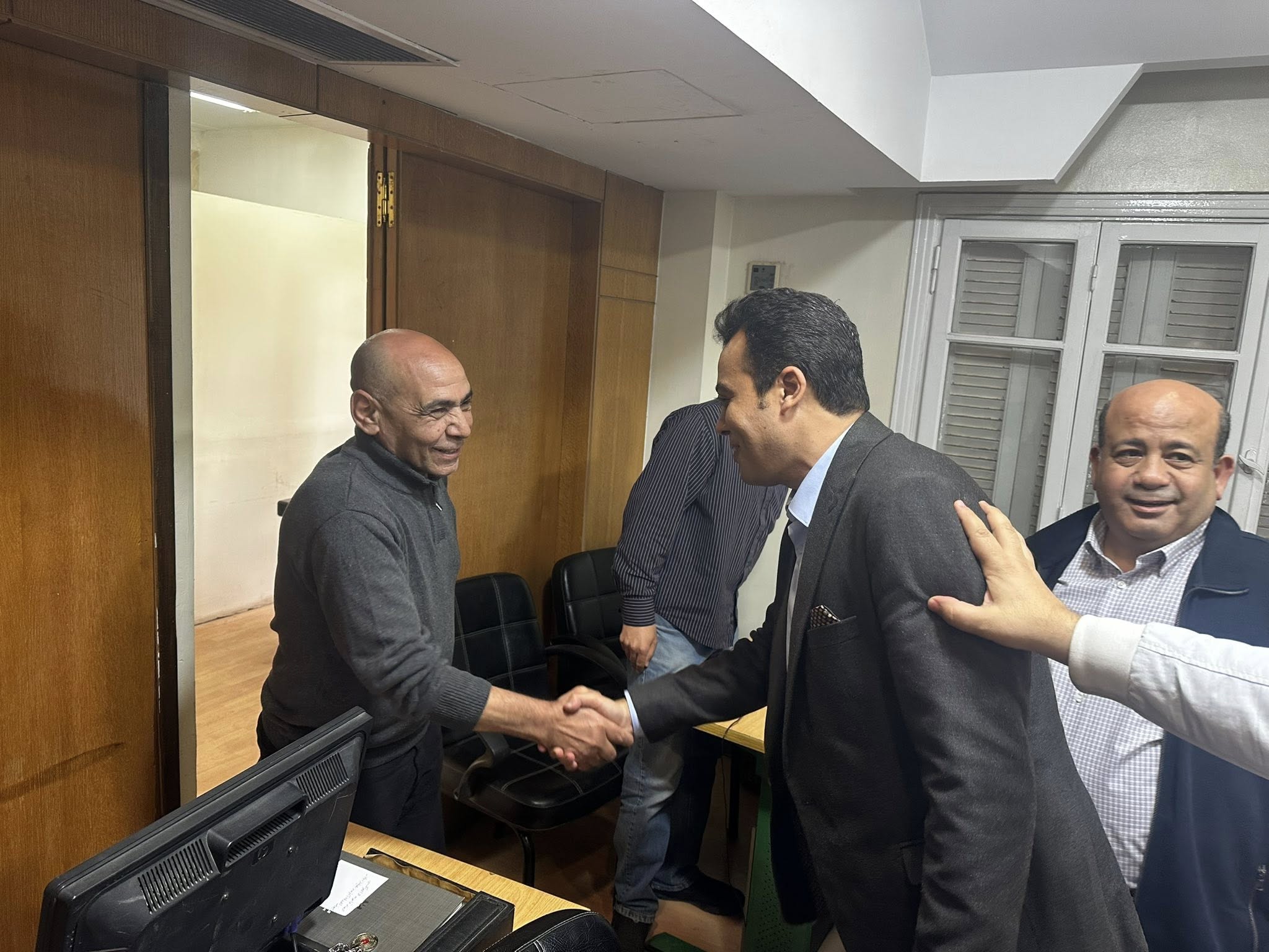 جولة الزميل محمد السيد بعالم المال (7)