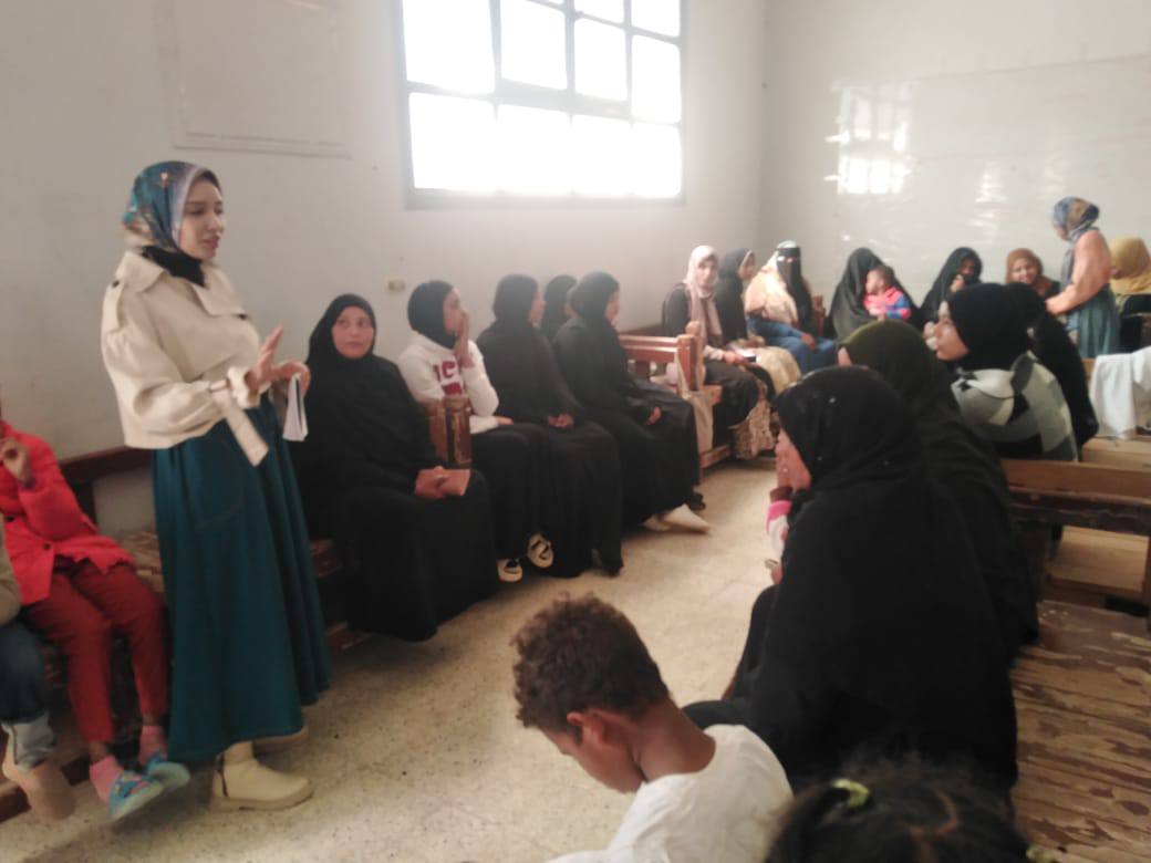 توعية ربات البيوت بالأقصر حول إختيار الأسماك المملحة لشم النسيم توعية ربات البيوت بالأقصر حول إختيار الأسماك المملحة لشم النسيم