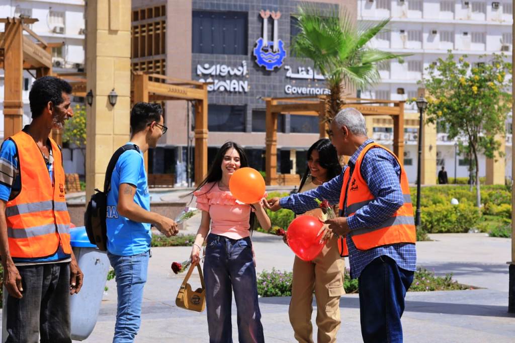 جانب من فرحة المواطنين جانب من فرحة المواطنين