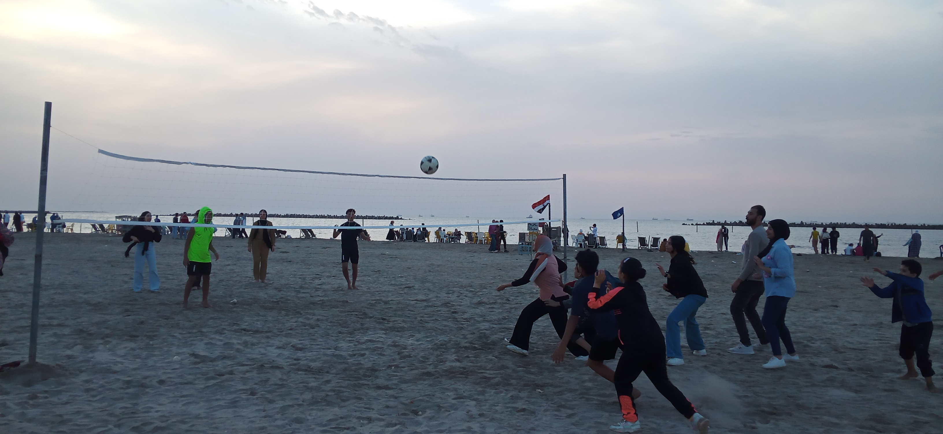 مباريات كرة طائرة في رأس البر