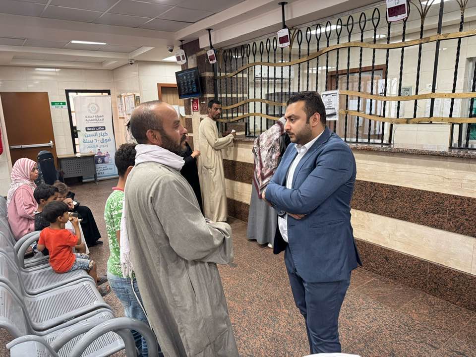 متابعة المواطنين فى الوحدات الصحية بجولة مدير الرعاية الصحية