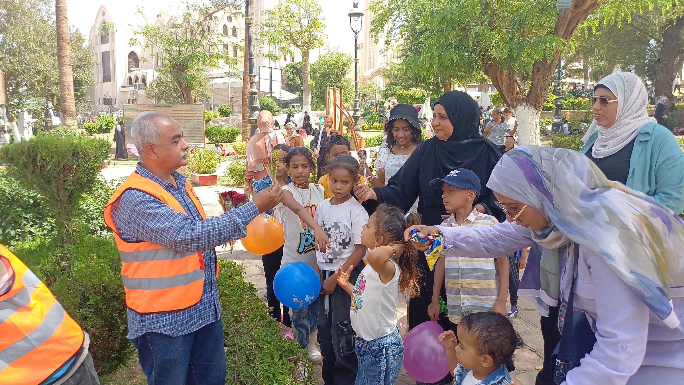_فرحة الأطفال بالبالونات _فرحة الأطفال بالبالونات