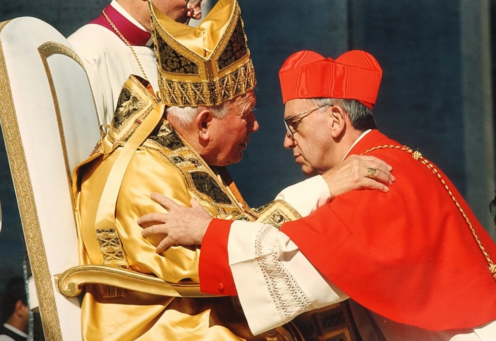 مع البابا يوحنا بولس الثانى عند ترقيته إلى كاردينال مع البابا يوحنا بولس الثانى عند ترقيته إلى كاردينال