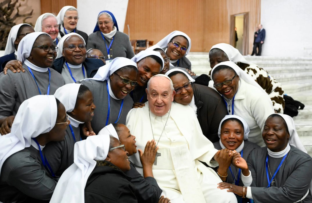 مع الراهبات مع الراهبات