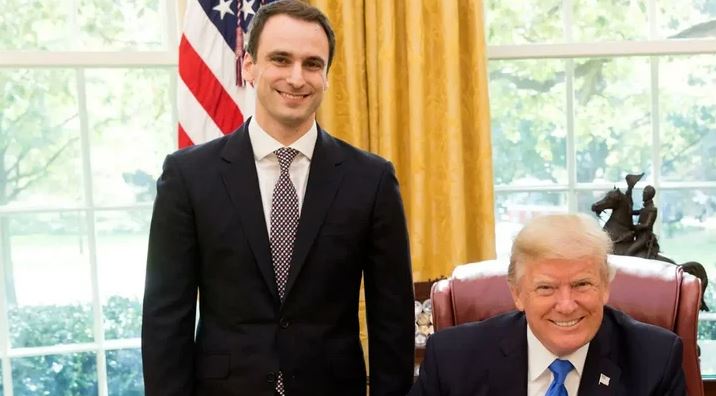 مايكل كراتسيوس وترامب