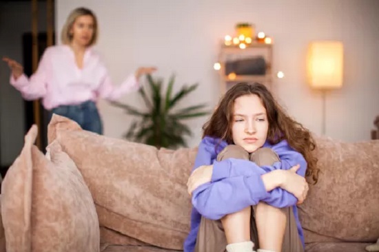 طفلة مراهقة طفلة مراهقة