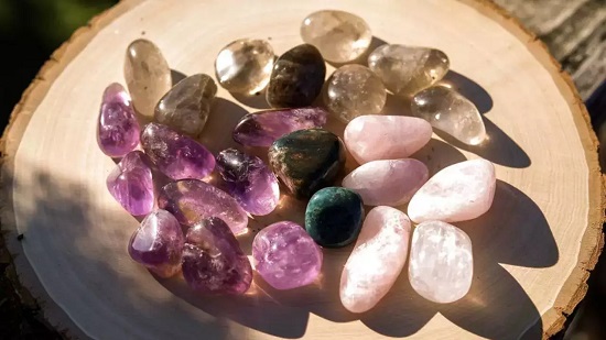 احجار كريمة