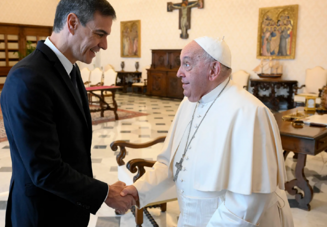 بابا الفاتيكان والرئيس الاسبانى