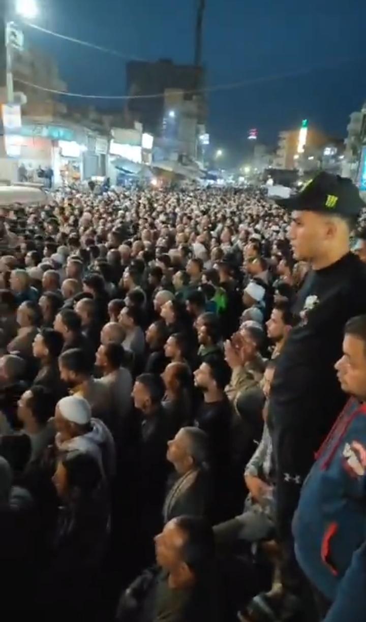 أهالى حوش عيسى يشيعون جنازة ضحايا حادث تصادم الطريق الصحراوى أهالى حوش عيسى يشيعون جنازة ضحايا حادث تصادم الطريق الصحراوى