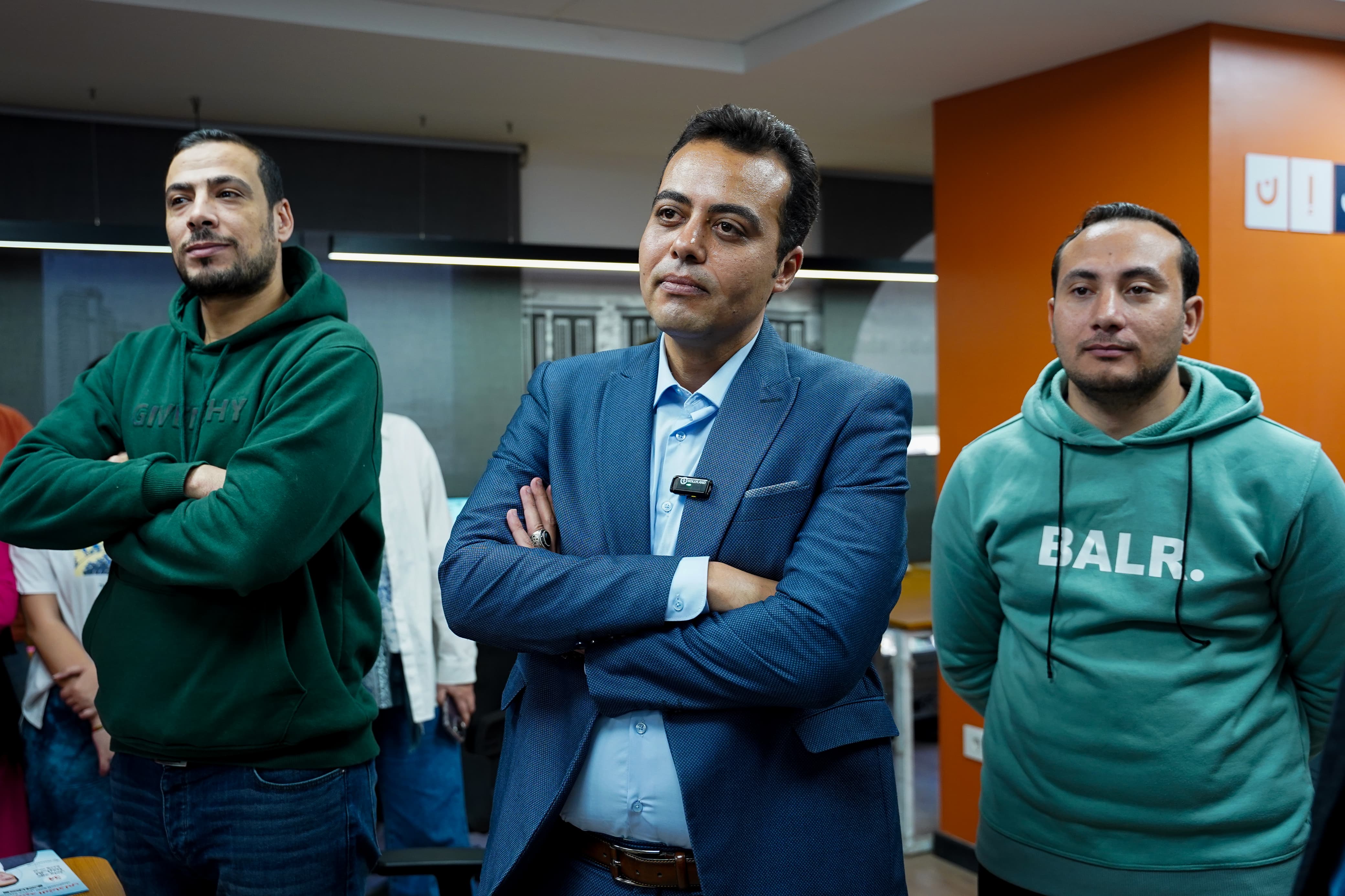 محمد السيد الشاذلى في جولة بموقع  إيجي إن (5)