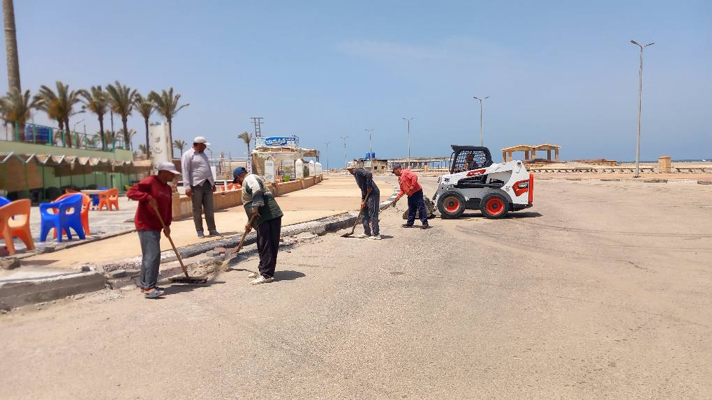 استمرار أعمال النظافة بالمصيف