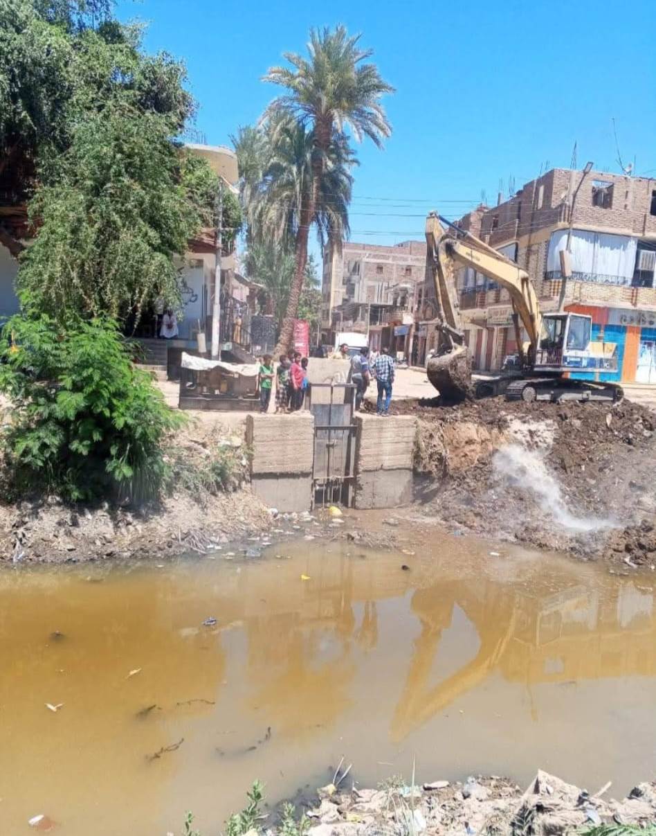 الأقصر تعلن بدء أعمال إنشاء كوبرى السلام بقرية المريس الأقصر تعلن بدء أعمال إنشاء كوبرى السلام بقرية المريس