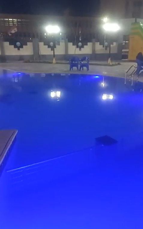 حمام السباحة بحديقة الخالدين 