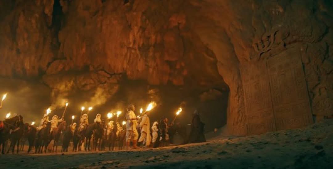 مشهد من فيلم الغربان مشهد من فيلم الغربان