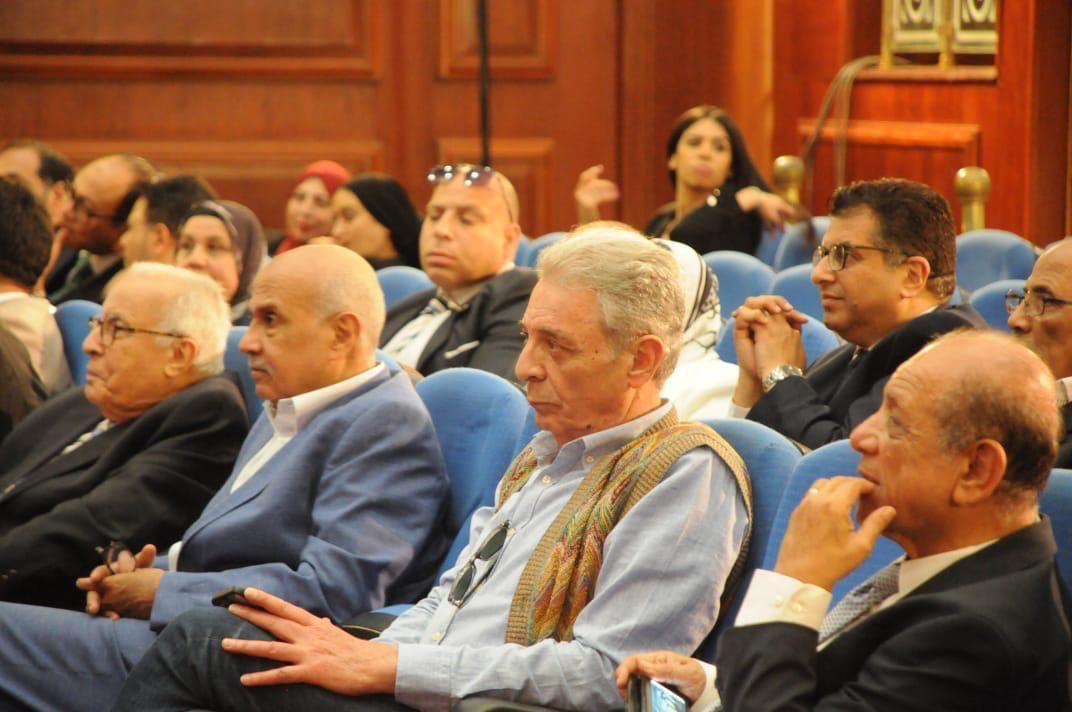 مشاركة كبار الكتاب والفنانين والمخرجين وومثلى الجهات المعنية بمؤتمر مستقبل الدراما في مصر مشاركة كبار الكتاب والفنانين والمخرجين وومثلى الجهات المعنية بمؤتمر مستقبل الدراما في مصر