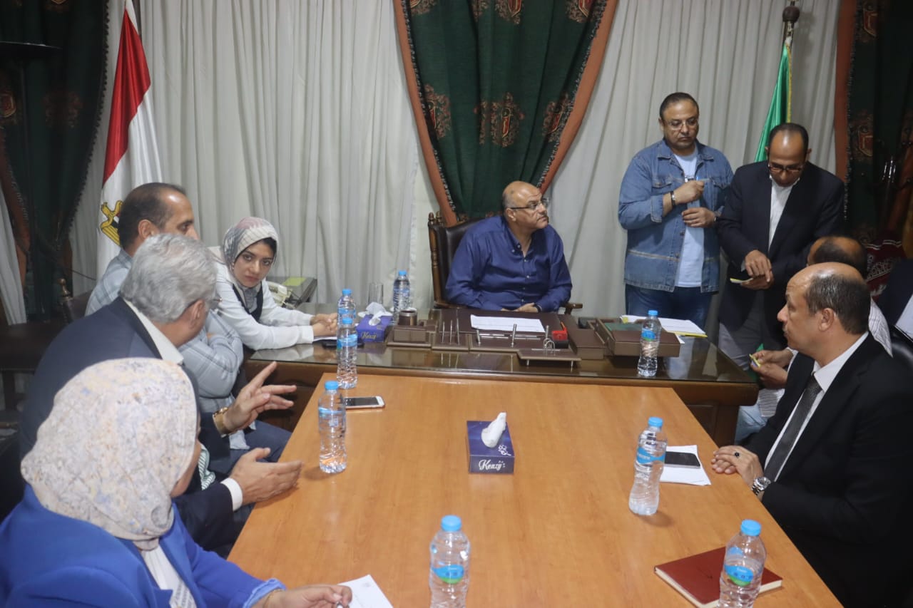 أثناء لقاء المواطنين