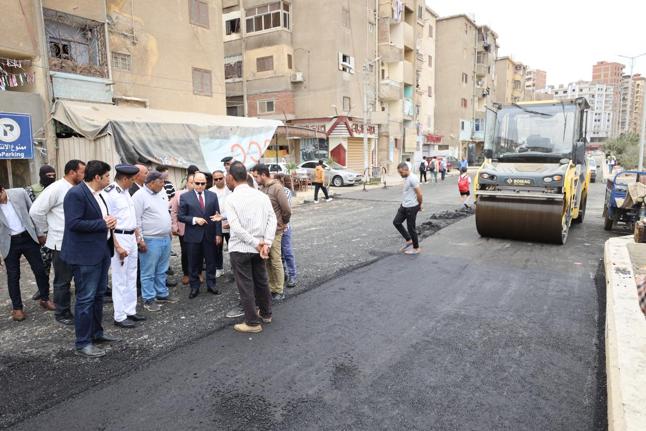 رصف عدد طرق بكفر الشيخ