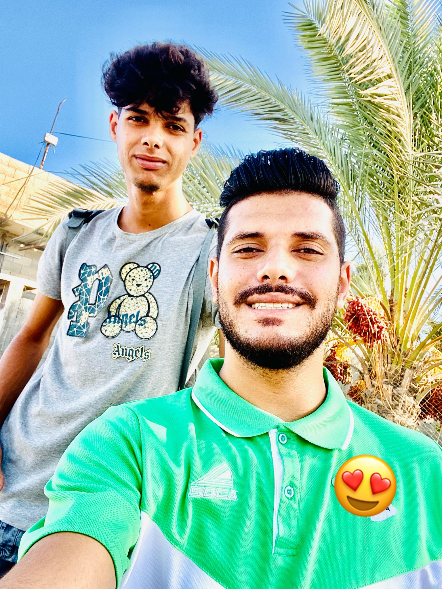 حسام القزلين وشقيقه إبراهيم مرضى الهيموفيليا