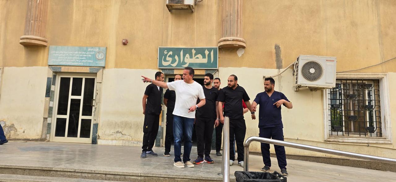 وزير الصحة والسكان يتفقد مستشفى البنك الأهلي وزير الصحة والسكان يتفقد مستشفى البنك الأهلي
