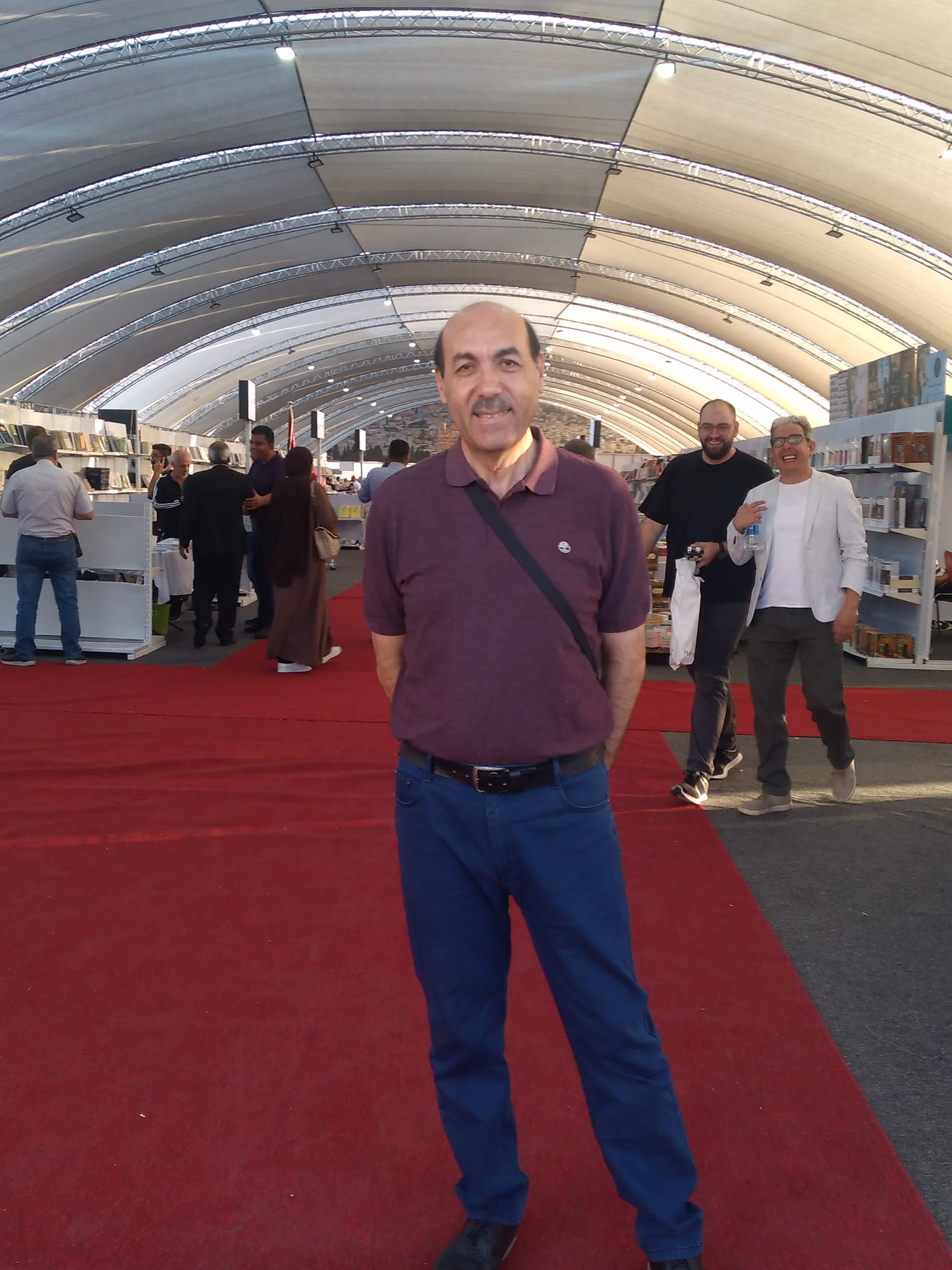 الشاعر الفلسطيني ناصر رباح الشاعر الفلسطيني ناصر رباح