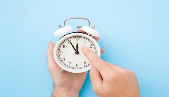 تعديل الساعة فى التوقيت الصيفي