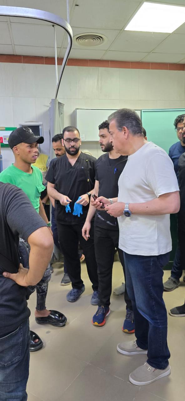 جانب من جولة وزير الصحة فى مستشفى البنك الأهلي جانب من جولة وزير الصحة فى مستشفى البنك الأهلي