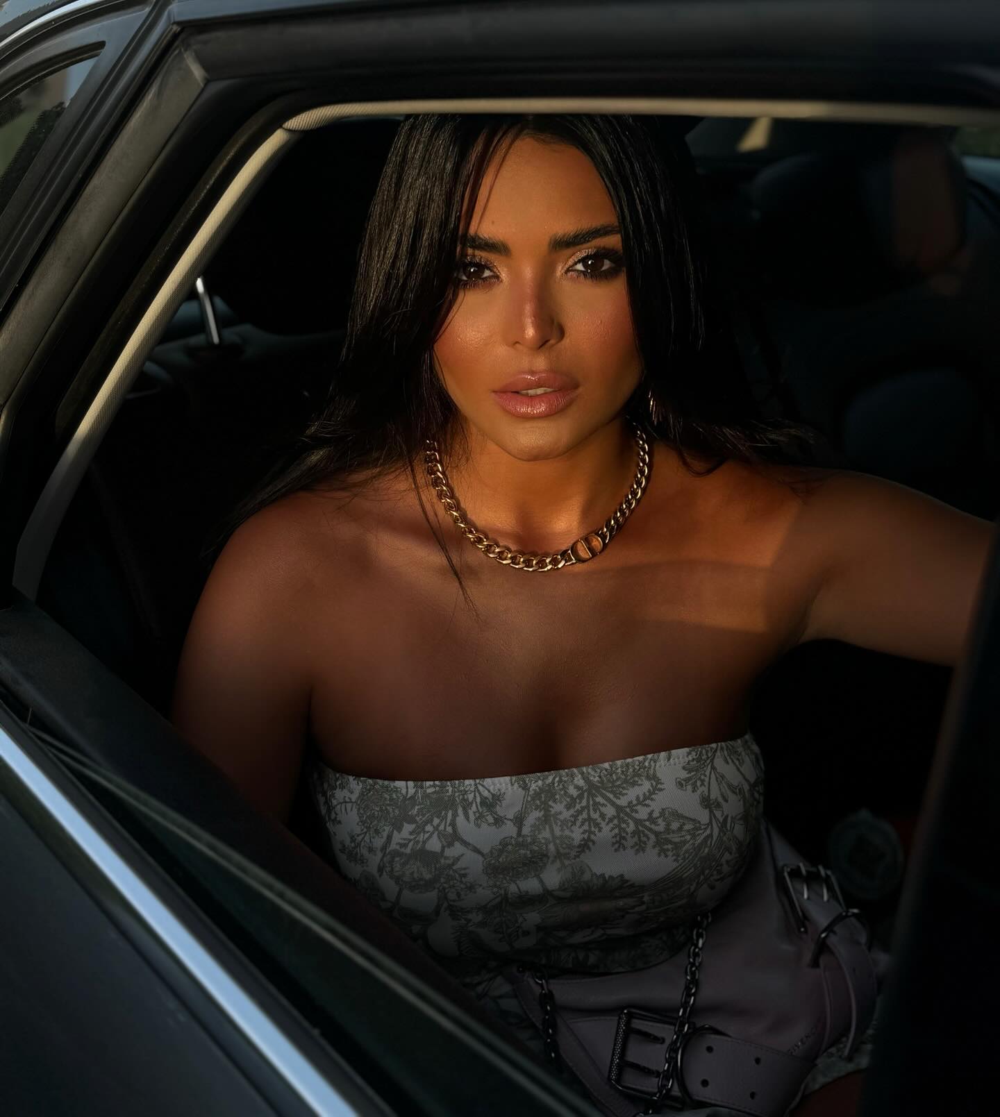 الفنانة اسماء جلال الفنانة اسماء جلال