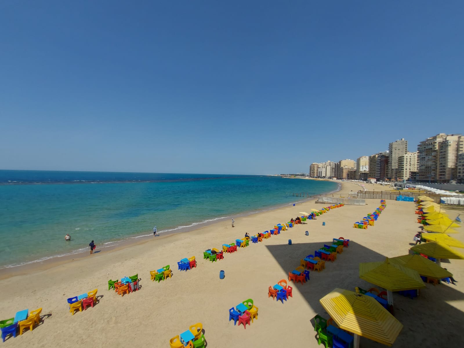 شواطئ الاسكندرية جاهزه للعيد