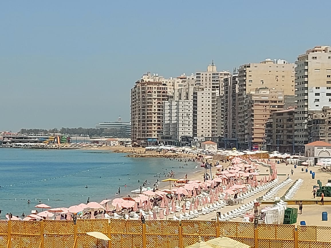 شواطئ الاسكندرية فى شم النسيم