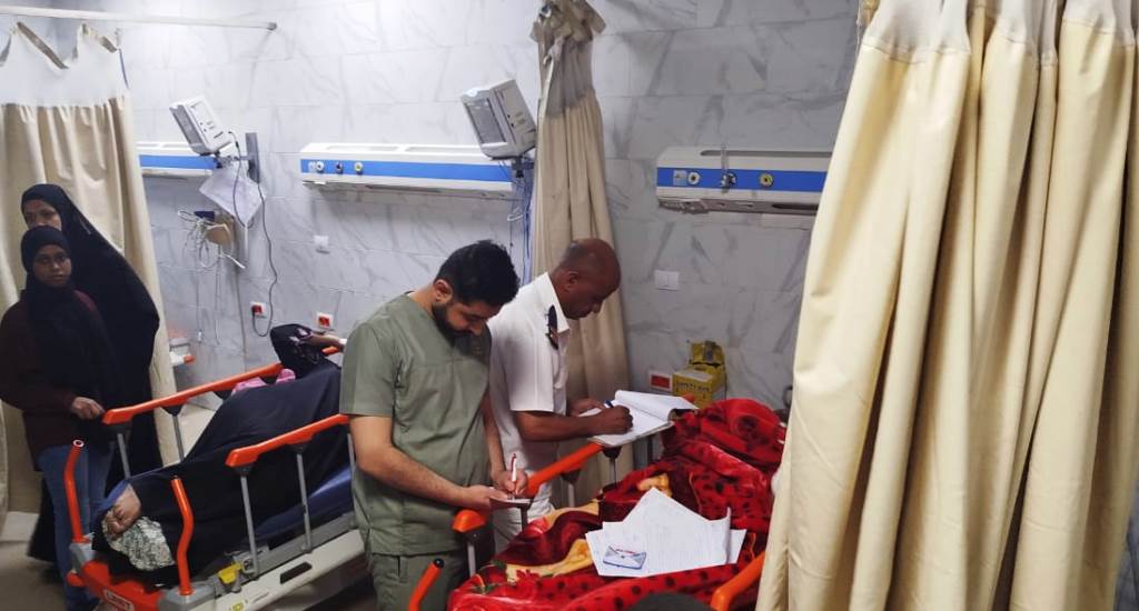 تقديم الرعاية الطبية للمصابين تقديم الرعاية الطبية للمصابين