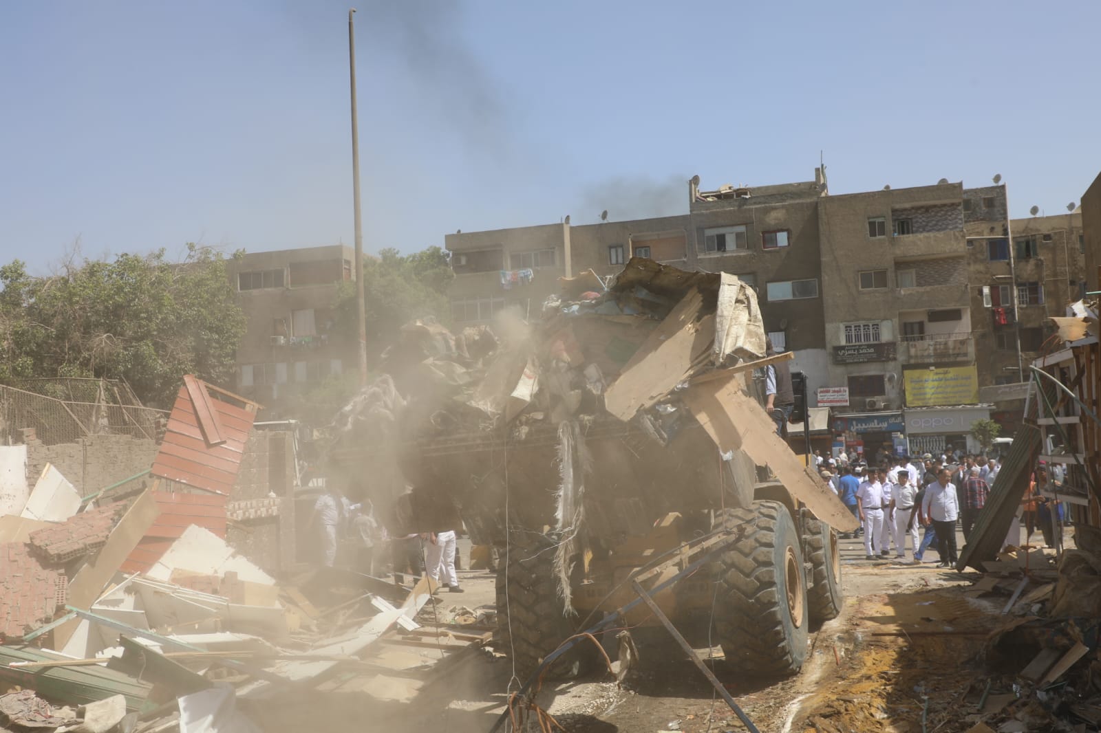 محافظة القاهرة تزيل سوق الزلزال العشوائى بالمقطم وتنقل الباعة (4)