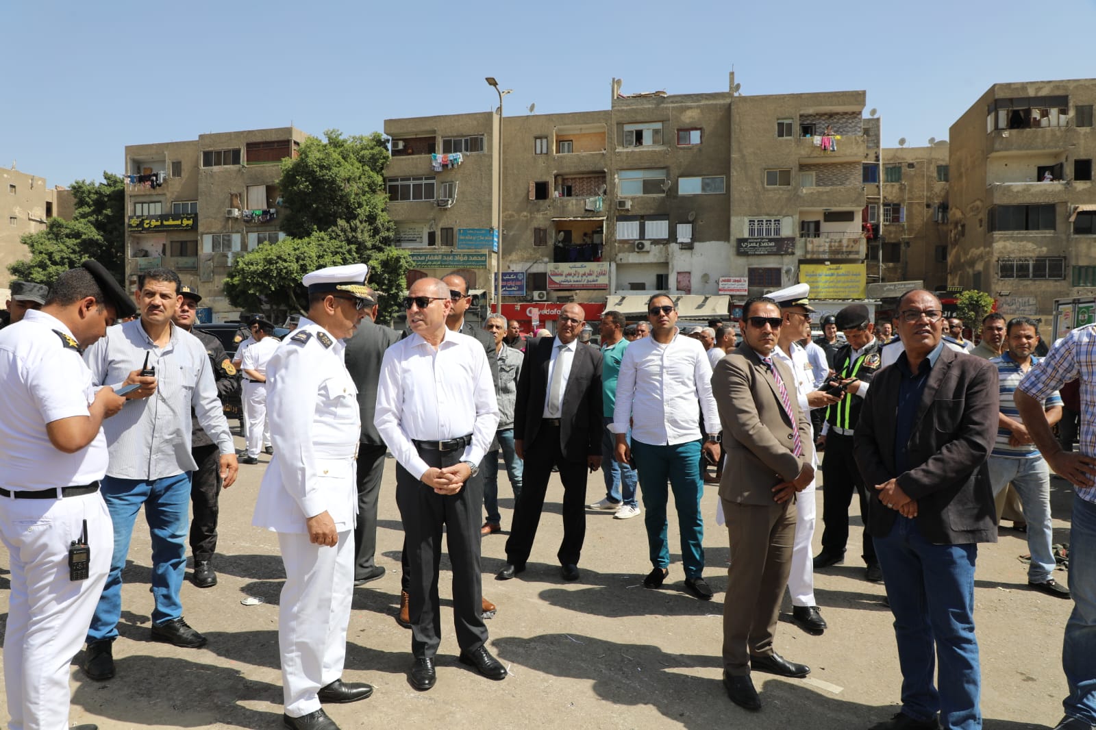محافظة القاهرة تزيل سوق الزلزال العشوائى بالمقطم وتنقل الباعة (2)