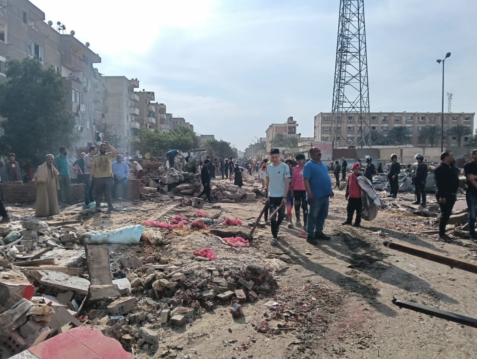 إزالة سوق الزلزال العشوائى بالمقطم (1)